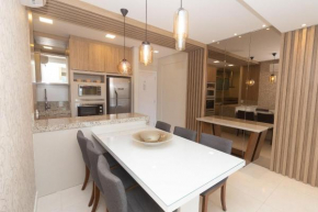 Di Trento 402 - Excelente apartamento na praia de Bombas à poucos metros do mar - (Consultar serviços de roupa de cama e banho)